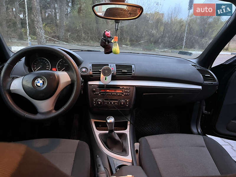 Хэтчбек BMW 1 Series 2004 в Житомире