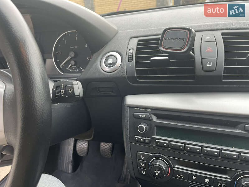 Хэтчбек BMW 1 Series 2005 в Киеве фото 15 Хэтчбек BMW 1 Series 2005 в Киеве