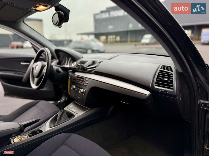 Хэтчбек BMW 1 Series 2008 в Житомире