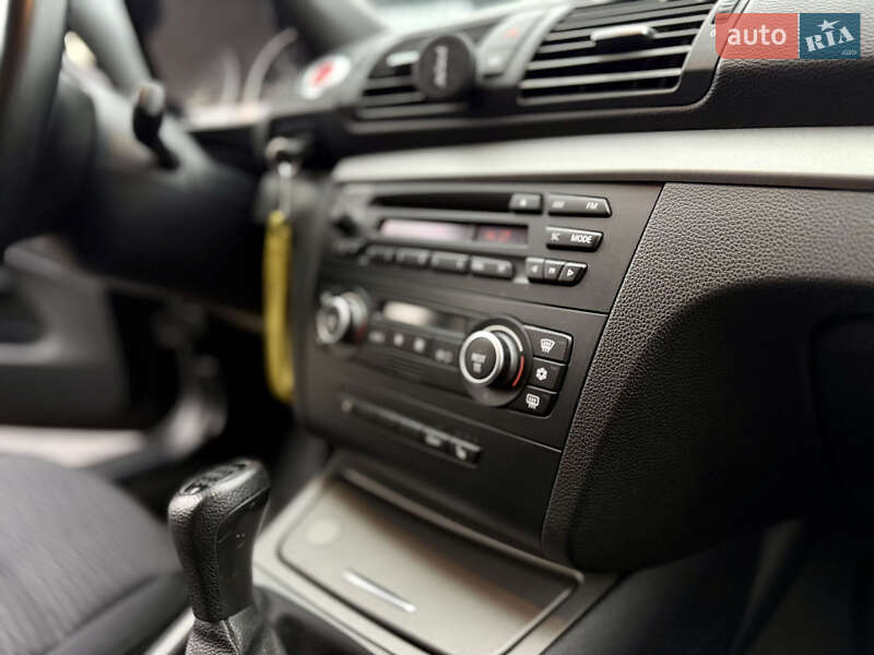 Хэтчбек BMW 1 Series 2008 в Житомире