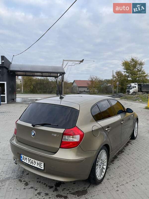Хетчбек BMW 1 Series 2006 в Шепетівці