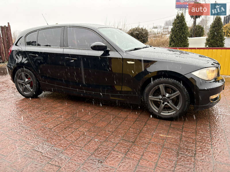 Хэтчбек BMW 1 Series 2008 в Трускавце