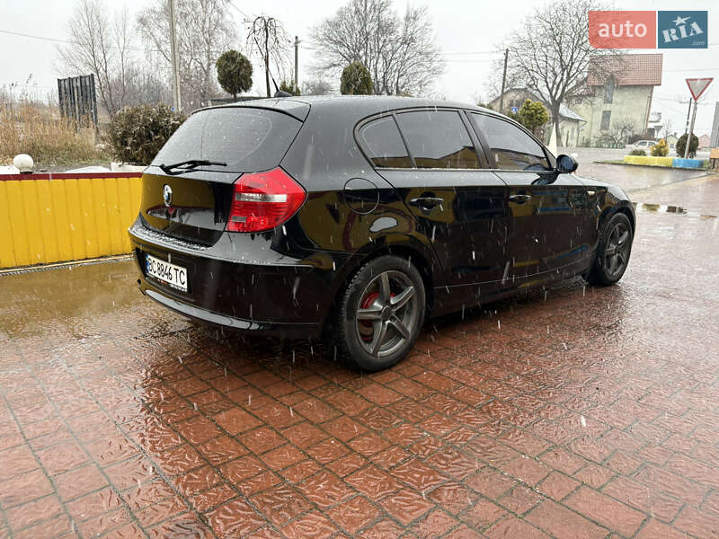 Хэтчбек BMW 1 Series 2008 в Трускавце
