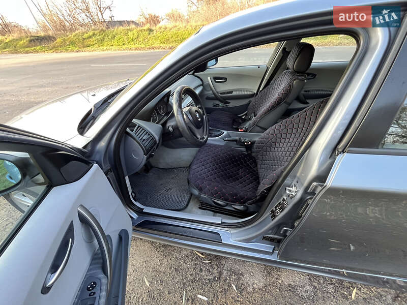 Хэтчбек BMW 1 Series 2005 в Кременчуге