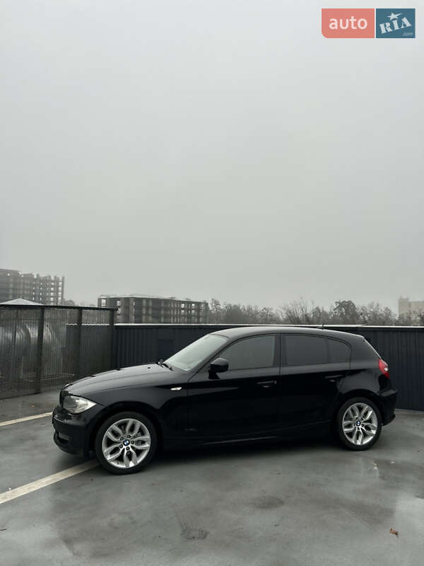 Хетчбек BMW 1 Series 2010 в Києві фото 3 Хетчбек BMW 1 Series 2010 в Києві