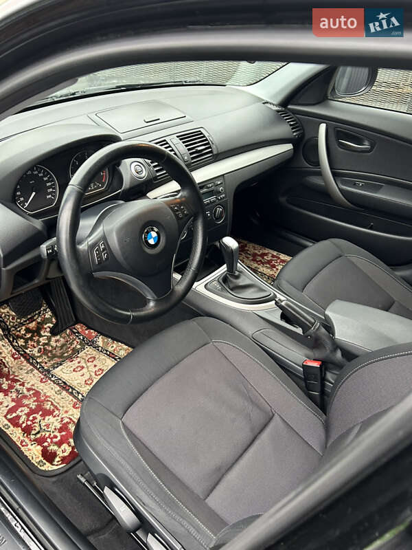 Хетчбек BMW 1 Series 2010 в Києві фото 17 Хетчбек BMW 1 Series 2010 в Києві