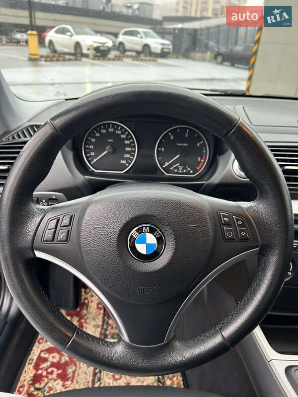 Хетчбек BMW 1 Series 2010 в Києві фото 18 Хетчбек BMW 1 Series 2010 в Києві