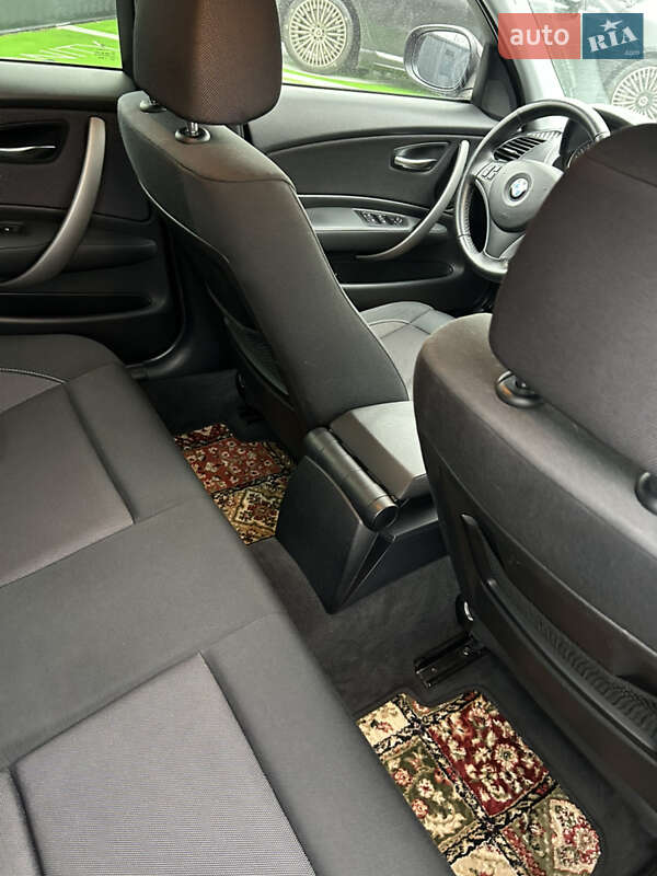 Хетчбек BMW 1 Series 2010 в Києві фото 28 Хетчбек BMW 1 Series 2010 в Києві