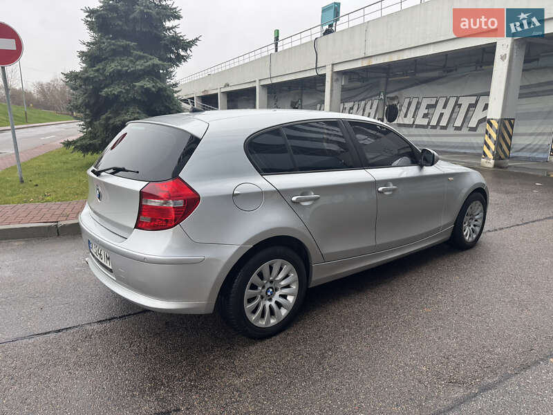 Хэтчбек BMW 1 Series 2010 в Киеве