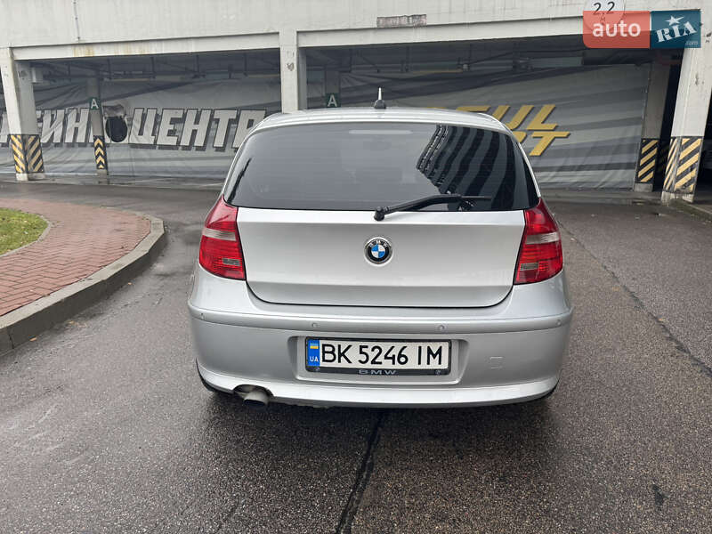 Хэтчбек BMW 1 Series 2010 в Киеве
