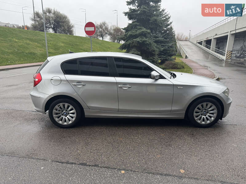 Хэтчбек BMW 1 Series 2010 в Киеве