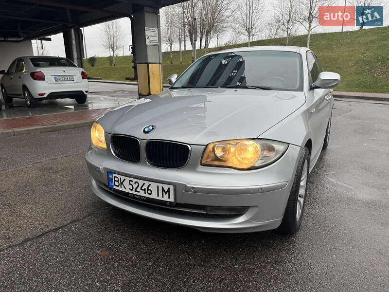 Хэтчбек BMW 1 Series 2010 в Киеве