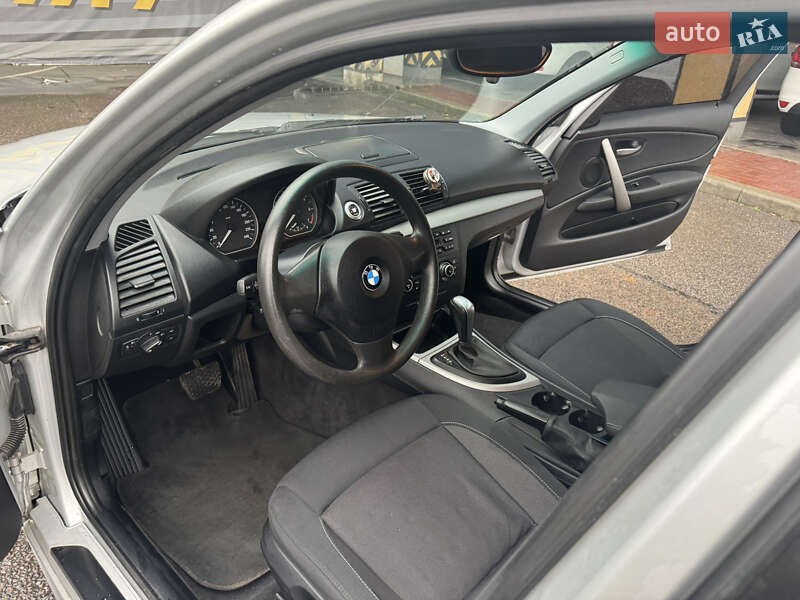 Хэтчбек BMW 1 Series 2010 в Киеве