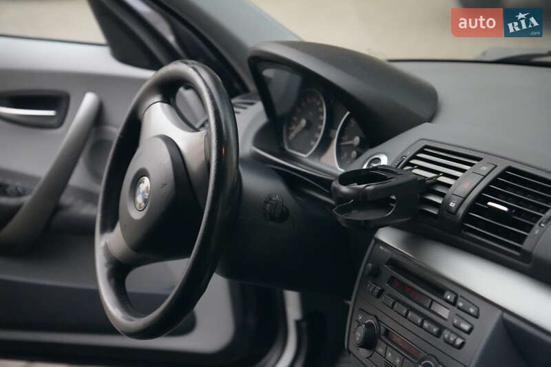 Хэтчбек BMW 1 Series 2005 в Ивано-Франковске