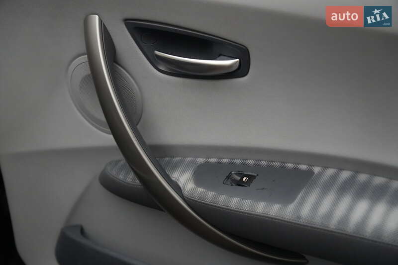 Хэтчбек BMW 1 Series 2005 в Ивано-Франковске