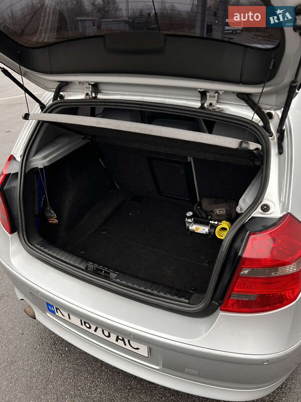 Хэтчбек BMW 1 Series 2009 в Житомире фото 11 Хэтчбек BMW 1 Series 2009 в Житомире