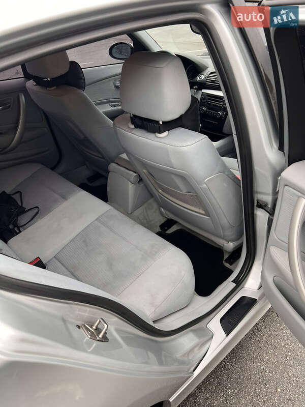 Хэтчбек BMW 1 Series 2009 в Житомире фото 12 Хэтчбек BMW 1 Series 2009 в Житомире