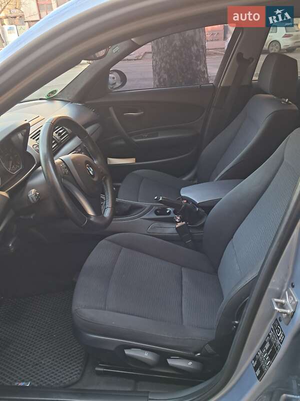 Хетчбек BMW 1 Series 2009 в Одесі фото 15 Хетчбек BMW 1 Series 2009 в Одесі
