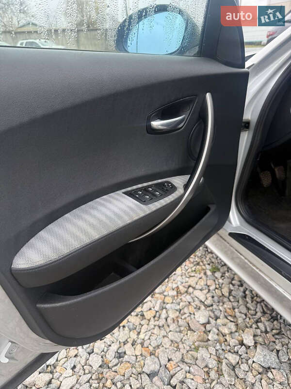 Хэтчбек BMW 1 Series 2004 в Белой Церкви