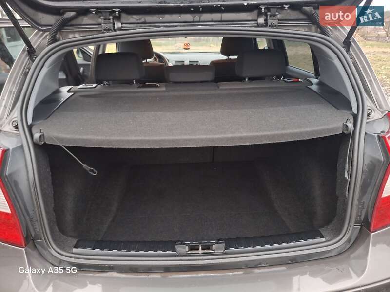 Хэтчбек BMW 1 Series 2005 в Иваничах