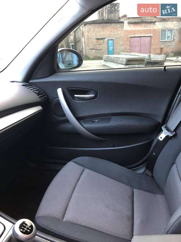 Хэтчбек BMW 1 Series 2005 в Чернигове