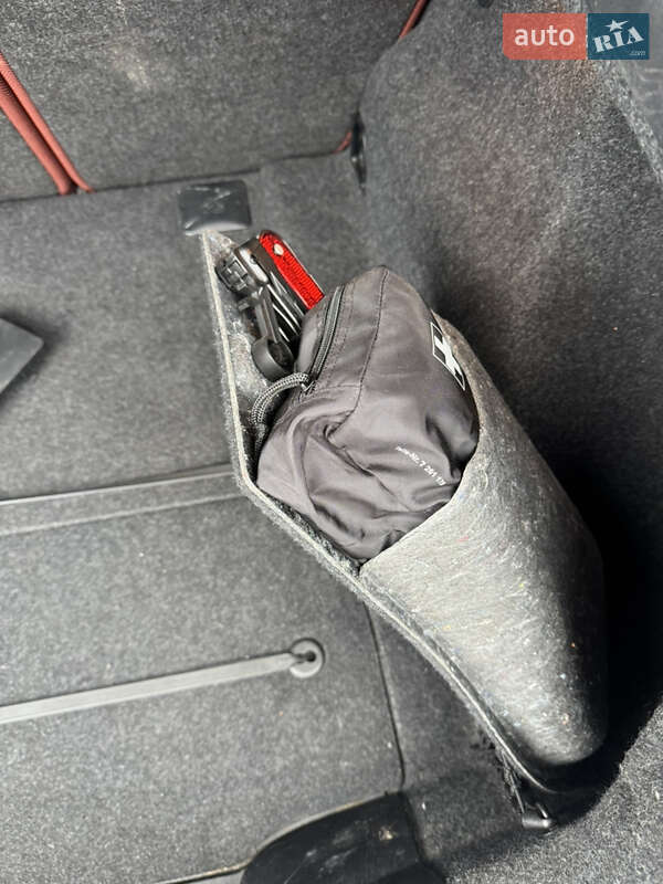 Хетчбек BMW 1 Series 2010 в Бобровиці