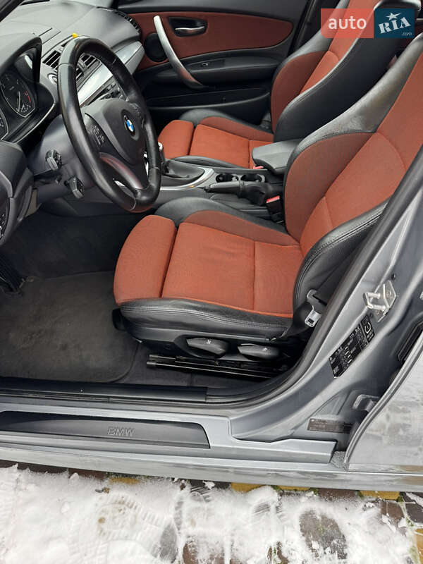 Хетчбек BMW 1 Series 2010 в Бобровиці