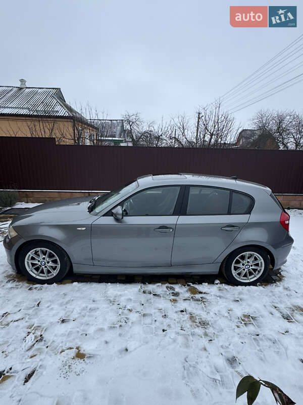 Хетчбек BMW 1 Series 2010 в Бобровиці