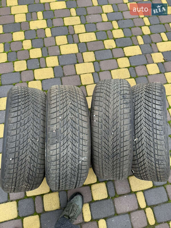 Хетчбек BMW 1 Series 2010 в Бобровиці