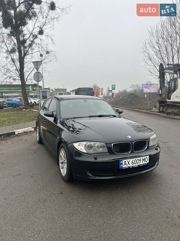Хэтчбек BMW 1 Series 2004 в Киеве фото 3 Хэтчбек BMW 1 Series 2004 в Киеве