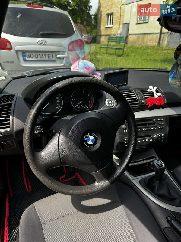 Хэтчбек BMW 1 Series 2006 в Львове фото 4 Хэтчбек BMW 1 Series 2006 в Львове
