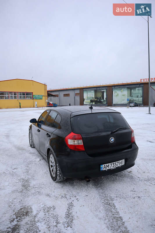 Хэтчбек BMW 1 Series 2006 в Киеве