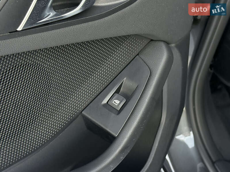 Хетчбек BMW 1 Series 2020 в Тернополі