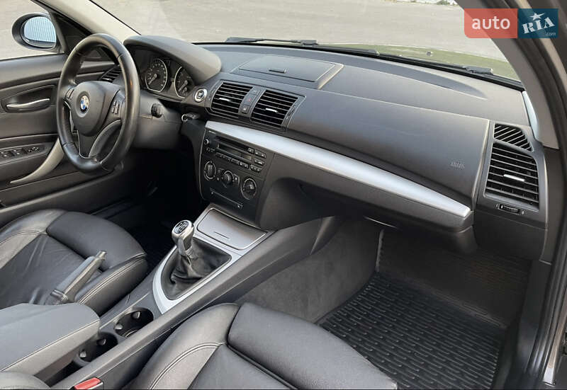 Хетчбек BMW 1 Series 2007 в Сумах