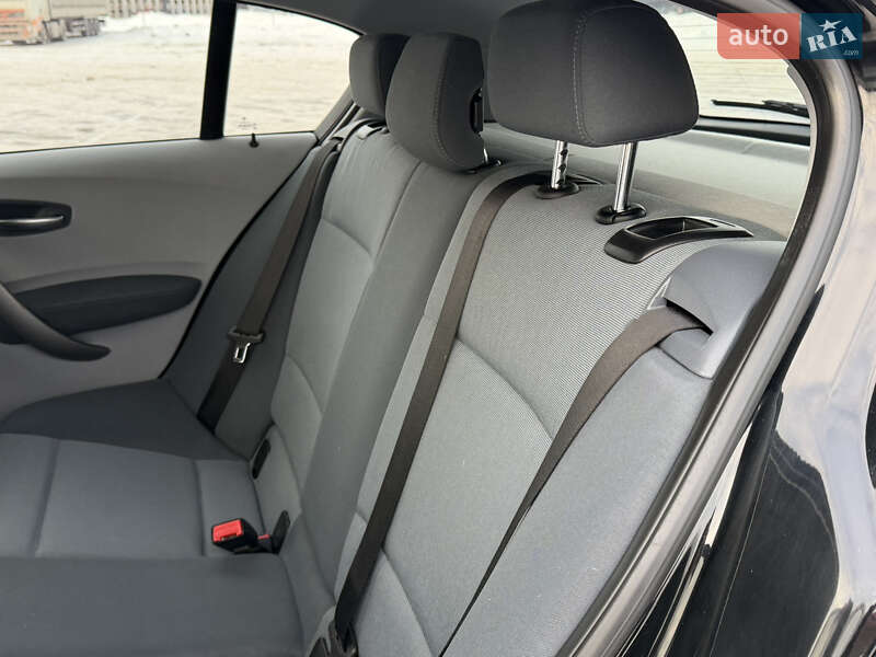 Хэтчбек BMW 1 Series 2005 в Днепре