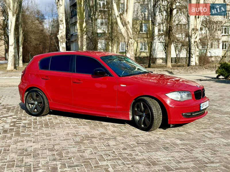 Хэтчбек BMW 1 Series 2011 в Запорожье