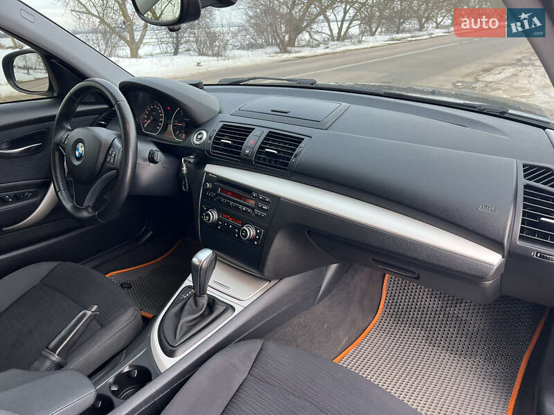 Хэтчбек BMW 1 Series 2010 в Белгороде-Днестровском