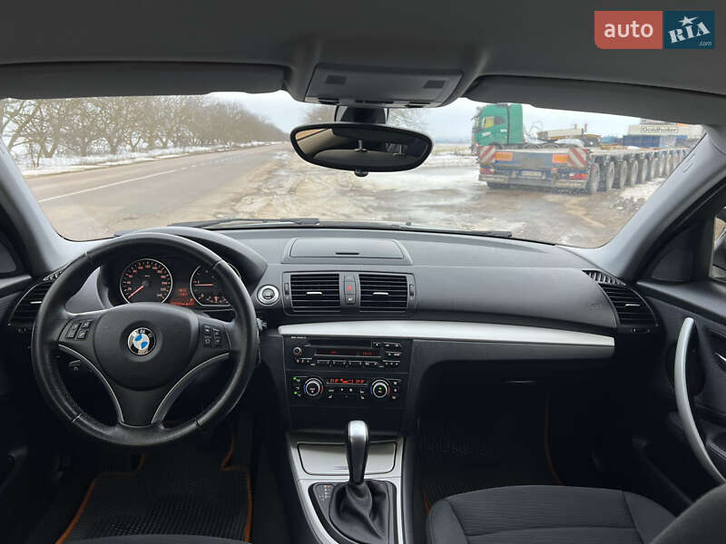 Хэтчбек BMW 1 Series 2010 в Белгороде-Днестровском