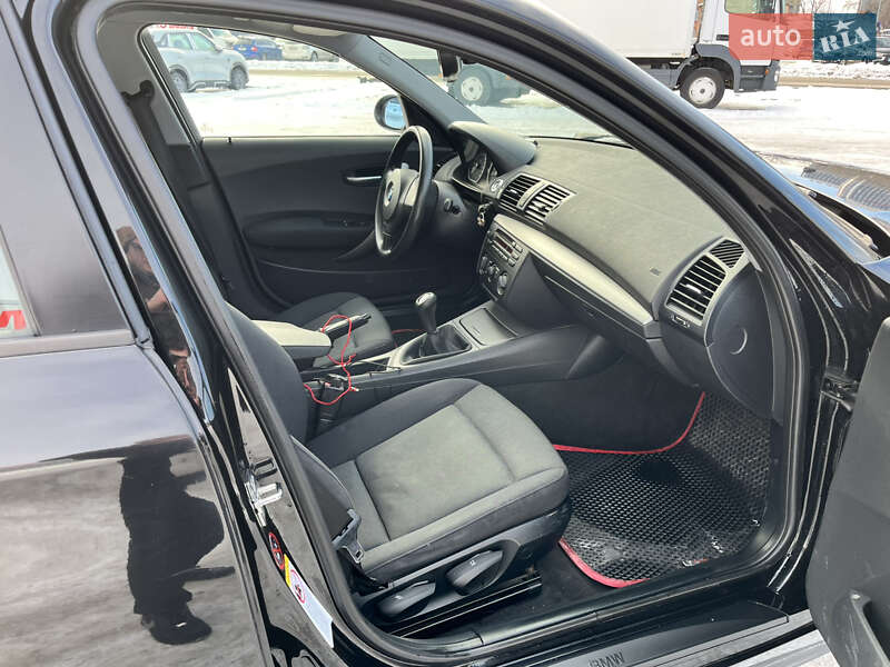 Хэтчбек BMW 1 Series 2006 в Киеве фото 10 Хэтчбек BMW 1 Series 2006 в Киеве
