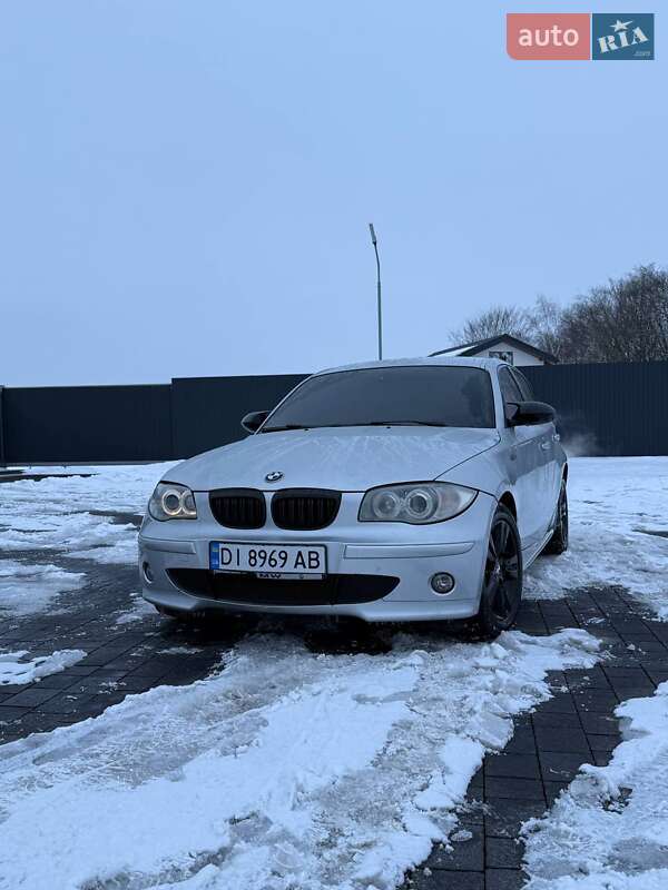 Хэтчбек BMW 1 Series 2004 в Самборе