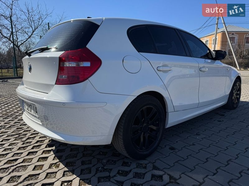 Хэтчбек BMW 1 Series 2009 в Ивано-Франковске