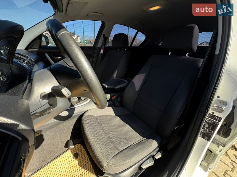 Хэтчбек BMW 1 Series 2009 в Ивано-Франковске