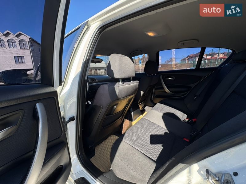 Хэтчбек BMW 1 Series 2009 в Ивано-Франковске