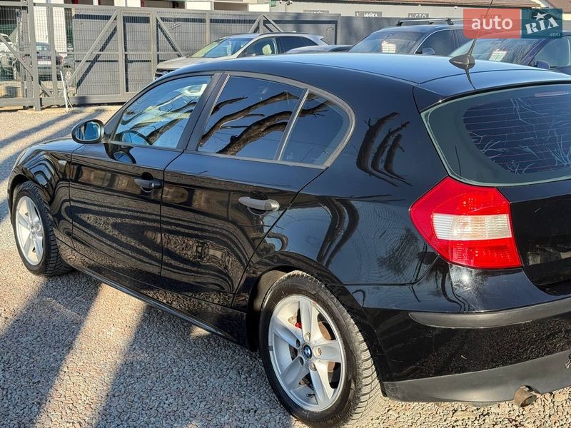 Хэтчбек BMW 1 Series 2004 в Стрые