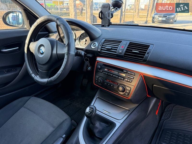 Хэтчбек BMW 1 Series 2004 в Стрые