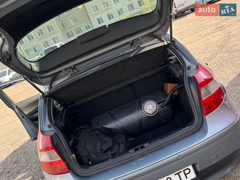 Хэтчбек BMW 1 Series 2006 в Одессе