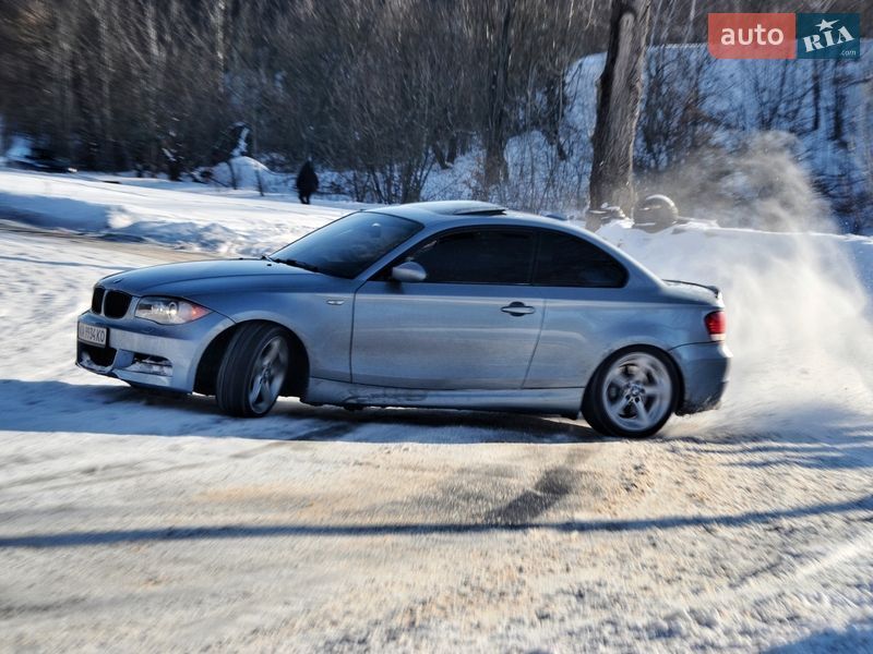 Купе BMW 1 Series 2009 в Киеве