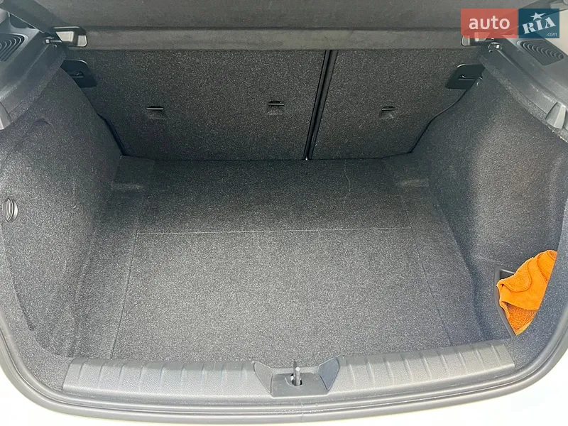 BMW 1 Series 2012 VIN WBA1A11010J644054 фото оголошення 13 з 55