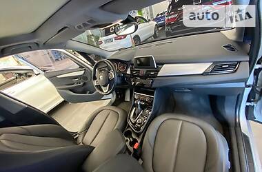 Хетчбек BMW 2 Series 2015 в 