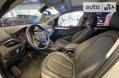 Хетчбек BMW 2 Series 2015 в 